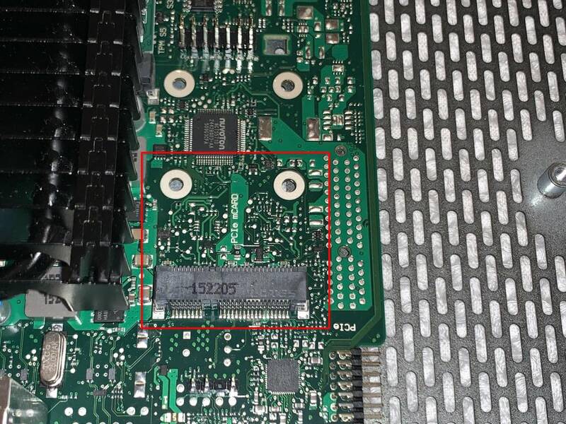 s720-pcie_slot.jpg