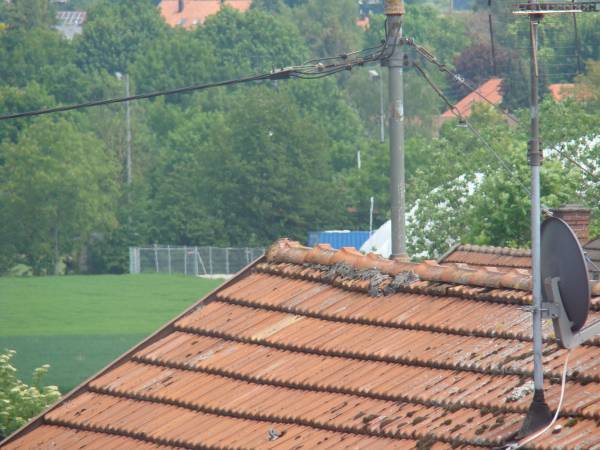 Bild: Blick uf den Fahnenmast mit der montierten NanoStation Loco M5 an der Traglufthalle